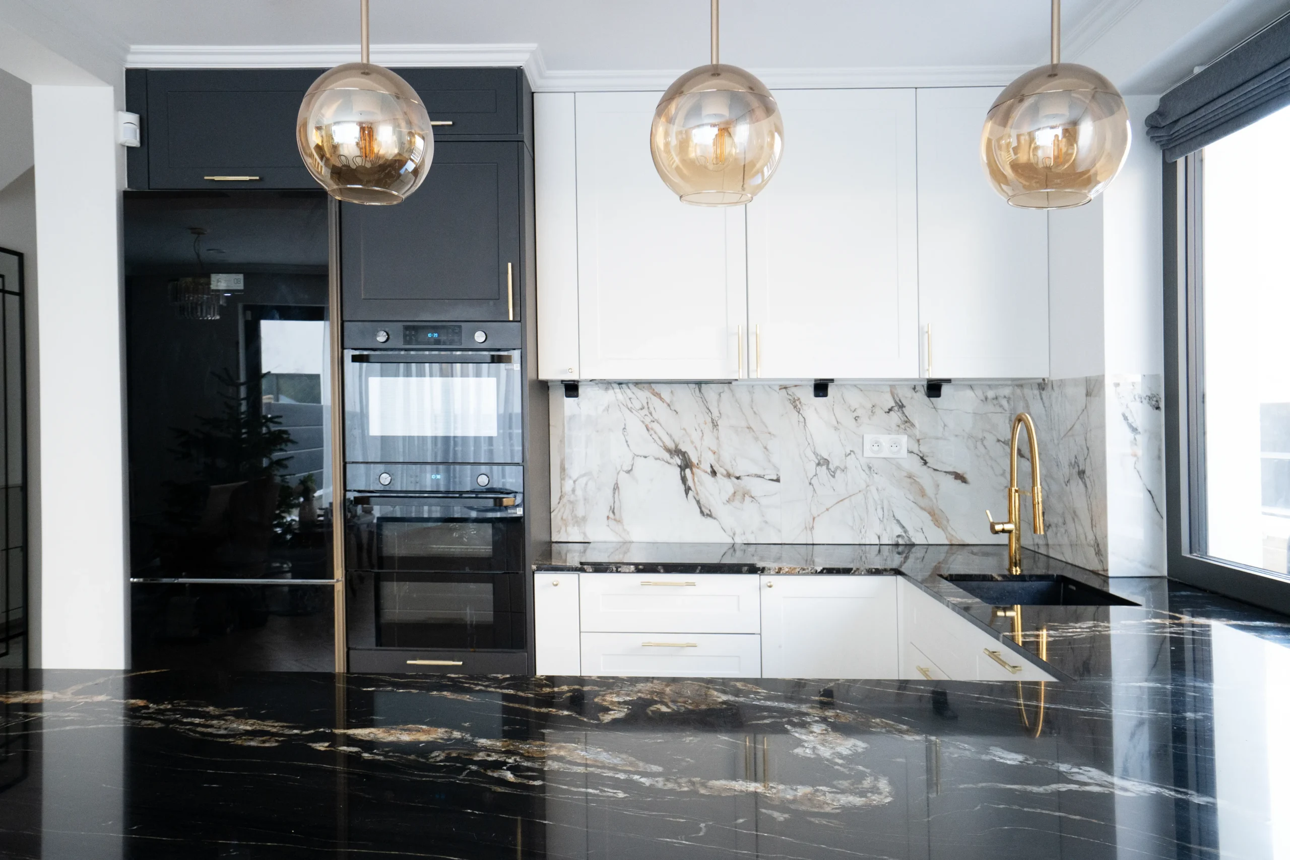 Ceramic tile backsplash in Colonia, New Jersey